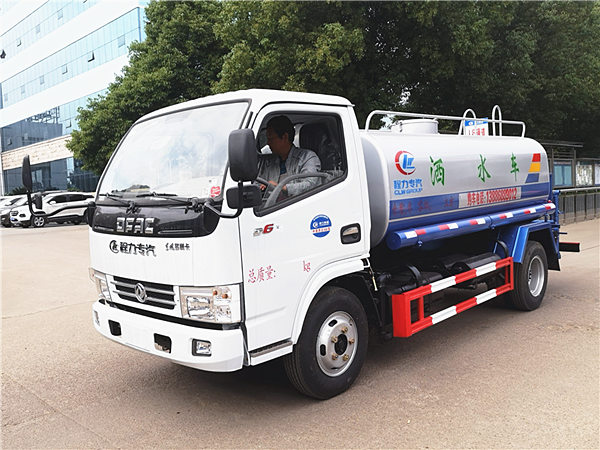 東風(fēng)多利卡灑水車